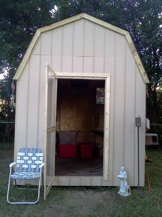 Cat Sheds Outdoor, Outdoor Cat Shed, How To Build A Cat House, Outdoor Cat Shelter Diy, Cat Shed, Small Wood Shed, Cat Shack, Shed House Interior, Cat House Outdoor