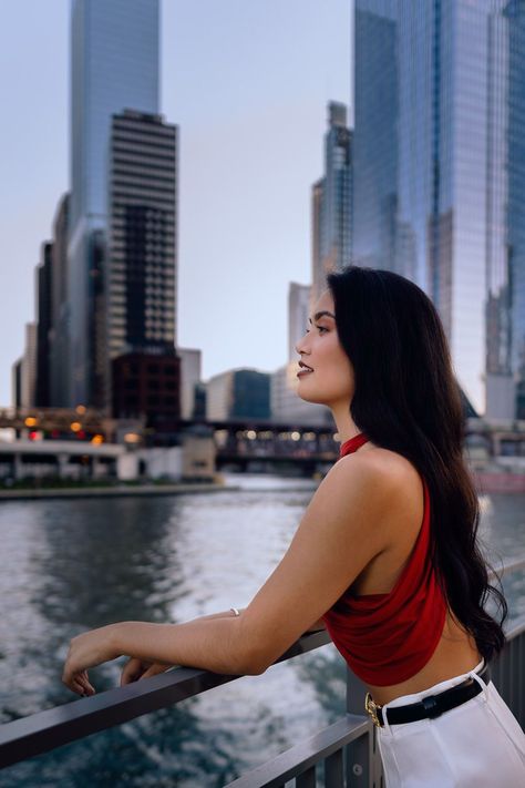 Our senior portraits photoshoot took us to downtown Chicago.  The scene and energy along the river and the colors in the skyline made for some epic imagery. Chicago Senior Photos, Skyline Portrait Photography, City Skyline Photoshoot, Chicago Photoshoot Ideas, Chicago Portrait Photography, Riverwalk Photoshoot, Cityscape Senior Pictures, Chicago Riverwalk Photography, 10k Photoshoot