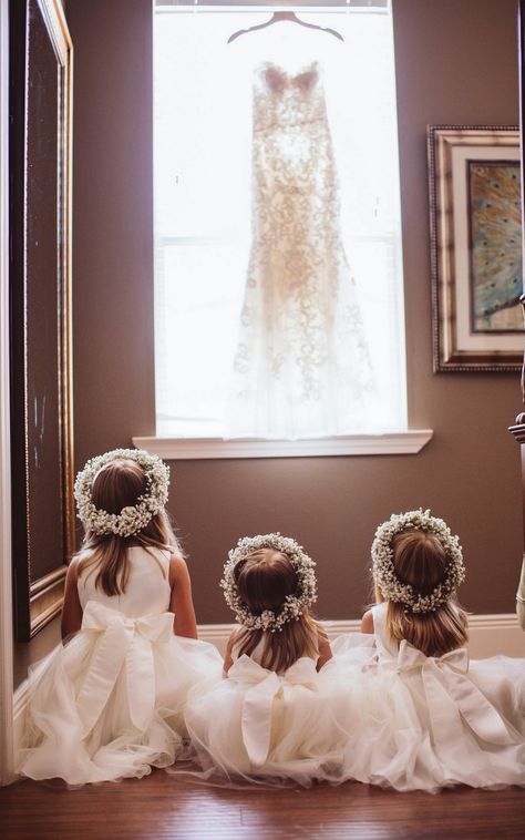 Adorable Shabby Chic Flower Girls | Little Miss Creative on @knotsvilla Wedding Picture Poses, Wedding Photography Styles, Foto Tips, Wedding Photos Poses, Flower Crowns, Wedding Photography Poses, Wedding Shots, Wedding Pics