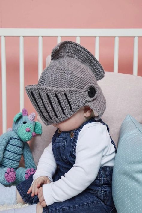 Free Crochet Pattern - Knights Helmet for Babies — Crochet Society Bella Coco, Crochet Hook Size, Crochet Baby Hat, Knights Helmet, Crochet Goodies, Crochet Buttons, Crochet Baby Hats, Crochet Hook Sizes, Crochet For Kids