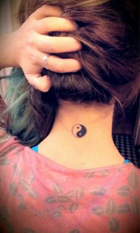 Ying Yang I want this A Small Tattoo, Ying Yang Tattoo, Yang Tattoo, Yin Yang Tattoos, Neck Tattoos Women, Back Of Neck Tattoo, Halloween Makeup Pretty, Small Girl Tattoos, Disney Tattoo