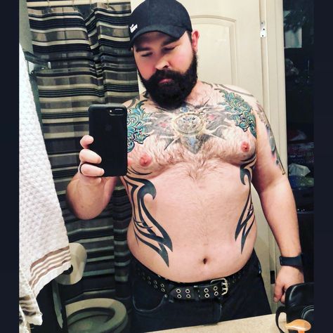 Chubby Guy, Bear Man, Beard Styles, Polynesian Tattoo, Teddy Bear, Tattoos