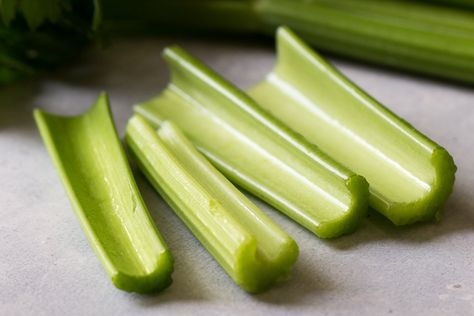 Buffalo Chicken Celery Sticks - Six Sisters' Stuff Buffalo Chicken Celery Sticks, Celery Snacks, Buffalo Chicken Celery, Stuffed Celery, Chicken Celery, Macro Nutrients, Best Healthy Snacks, Drink Before Bed, Celery Sticks