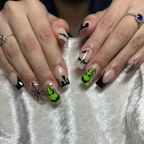 Oogie Boogie💚 . . #disneynails #oogieboogie #halloweennails #nightmarebeforechristmas #disneygram #instanails #instanailstyle #nailart | Instagram Nightmare Before Christmas Nails Oogie Boogie, Oogy Boogie Nails, Oggy Boggy Nails, Oggie Boogie Nail Designs, Ophir Boogie Nails, Oogie Boogie Nails Short, Oggie Boogie Nails, Boogie Man Nails, Boogie Nails