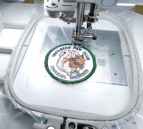 Brother Luminaire, Diy Patches Embroidery, Eastern Gray Squirrel, Applique Stitches, Brother Sewing Machines, Embroidered Badges, Cool Patches, Patchwork Quilting, Machine Embroidery Applique