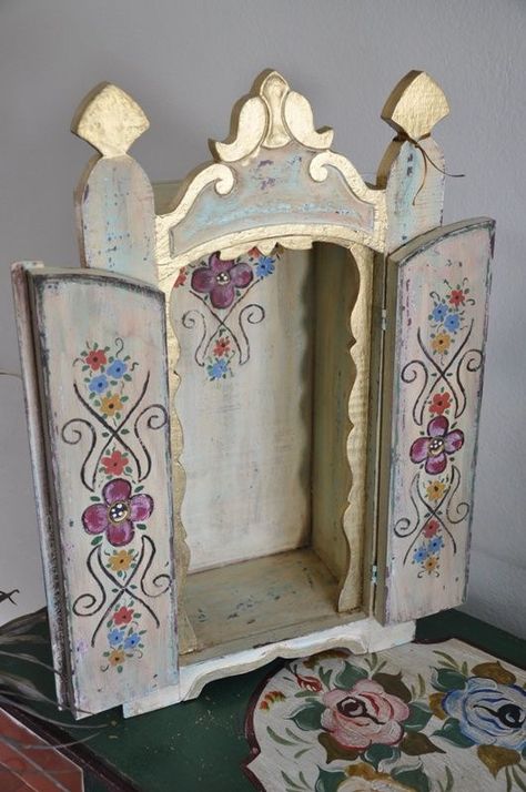 Wall Shrines, Shrines Box, Shrines Art, Den Mrtvých, Shadow Box Art, Home Altar, Assemblage Art, Catholic Art, Mexican Folk Art