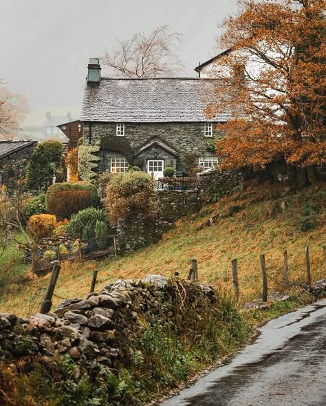 British Cottage, Cottage Aesthetic, Gorgeous Scenery, Dream Cottage, Old Stone, English Cottage, Stone House, English Countryside, Cozy Cottage