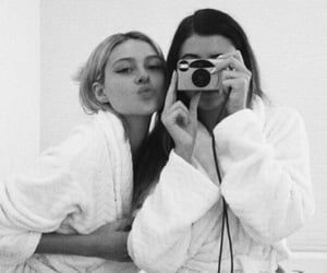 1000+ images about bff ❁ on We Heart It | See more about friends, friendship and bff Aven Brooks, Nicolas Peltz, Nicola Peltz, Instagram Goals, Go Best Friend, Disposable Camera, Beautiful Disaster, Bff Pictures, Girl Inspiration