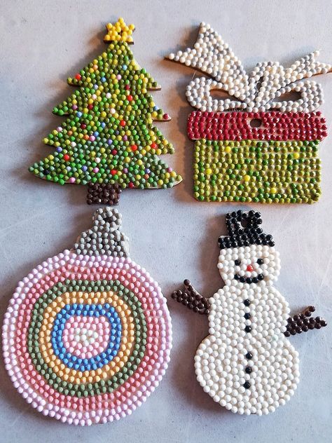 Fun Christmas Ideas, Diy Christmas Ideas, Advent Calendar Diy, Christmas Presents For Her, Christmas Diamonds, Diamond Picture, Diamond Paint, Painted Christmas Ornaments, Christmas Projects Diy