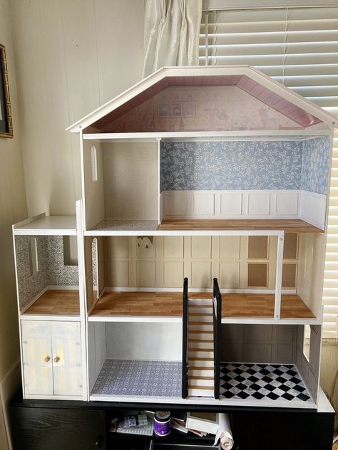 KidKraft Mansion Makeover – Part 3 – Actually making progress! – Brunbellebarbie Doll House Storage, Barbie House Makeover, Kidkraft Dollhouse, Doll House Makeover, Diy Dolls House, Dollhouse Makeover, Barbie House Furniture, Diy Barbie House, House Craft