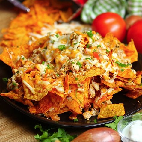 Chicken Doritos Nachos Are Packed with Zesty Cheesiness - Shared Doritos Cheese, Shrimp Pan, Nacho Chicken, Nacho Appetizer, Nacho Recipes, Dorito Chicken, Doritos Nachos, Tandoori Masala, Easy Recipes For Beginners