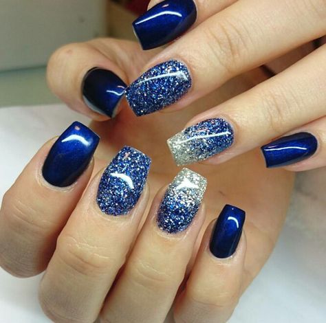 Cowboy Nails, Blue And Silver Nails, Fancy Nails Designs, Silver Nail, Winter Nails Acrylic, Christmas Gel Nails, Sparkle Nails, Ideas Nails, Short Acrylic Nails Designs