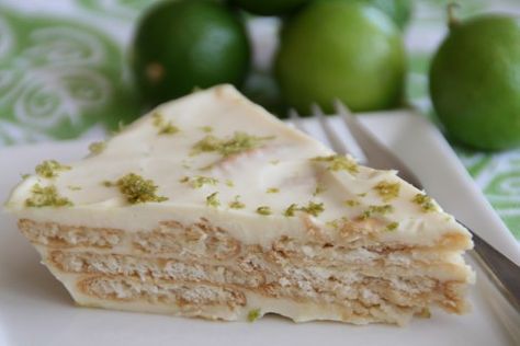 Key Lime CRACK Pie Lime Cracker Pie, Ritz Cracker Dessert, Cracker Pie, Key Lime Desserts, Ritz Cracker Recipes, Key Lime Pie Easy, Key Limes, Lime Desserts, Ritz Cracker