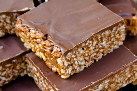 Rice Bubble Recipes, Rice Bubble Slice, Mars Bar Slice, Recipe With Rice, Rice Bar, Rice Bubbles, Slice Recipe, Mars Bar, Baked Rice