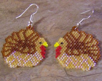 Turkey Earrings, Thanksgiving Earrings, Character Earrings, Wirework Jewelry, Thanksgiving Jewelry, Seed Bead Projects, Holiday Beading, Beading Inspiration, Beaded Earrings Diy