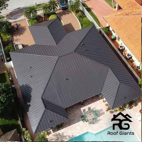 Get your roof ready to withstand the elements with Roof Giants – the experts in quality Water Roofing services you can trust!🔥 #MetalRoofsByRoofGiants #longlasting #metalroofs #secureroof #longlasting #metalroofs #ThatsGigantic #MetalRoofs #metalroofsbyroofgiants #RoofGiants Budget House Plans, Building Design Plan, House Roof Design, Rooftop Design, Building House Plans Designs, Farmhouse Style House Plans, Model House Plan, Cool Roof, Roofing Services