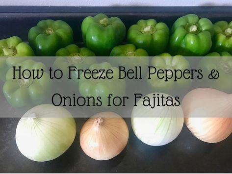 Freeze Bell Peppers, Freeze Peppers, Freezing Onions, Preserving Peppers, Freezing Bell Peppers, Onion Benefits Health, Freezing Peppers, Vegetarian Freezer Meals, Freezing Vegetables