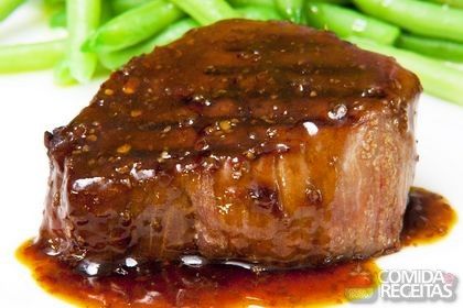 Receita de Filé mignon ao molho de vinho especial em receitas de carnes, veja essa e outras receitas aqui! Brandied Cherries Recipe, File Mignon, Elk Steak, Venison Steak, Hanger Steak, Wine Flavors, Fine Cooking, Cherry Recipes, Steak Sauce