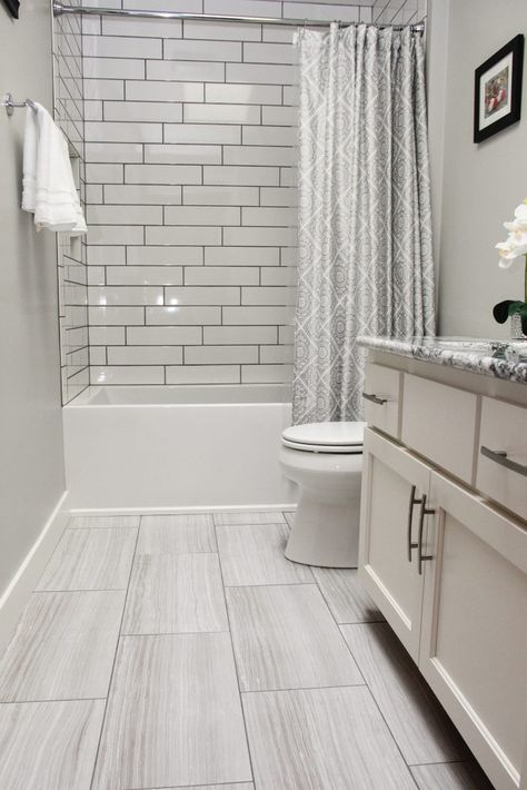 Grey Bathroom Floor, Vinyl Flooring Bathroom, Gray Tile, Bathroom Vinyl, Budget Bathroom Remodel, Bad Inspiration, Diy Bathroom Remodel, Bathroom Tile Designs, Bathroom Remodel Shower