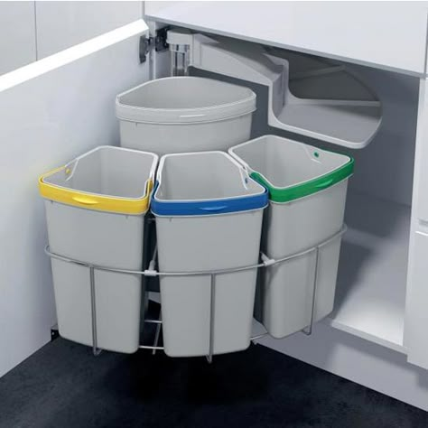 Pull Out Trash Cans, Organiser Cucina, Kitchen Unique, Recycling Station, Trash Compactor, Cabinet Space, Recycle Trash, Ideas Pictures, Kitchen Remodel Idea