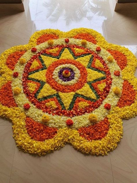 Small Pookalam Design Onam Easy, Easy Rangoli Designs With Flowers, Onam Pookalam Design Drawing Ideas, Small Pookalam, Rangoli Designs Flower Diwali, Athapookalam Designs Simple, Pookolam Design Onam, Pookalam Design Onam Easy, Rangoli Using Flowers