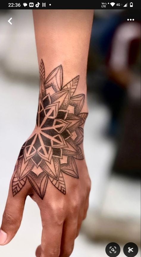 Hand Tattoos Mandala, Mandala Tattoo On Hand, Nature Hand Tattoo, Geometric Hand Tattoo, Mandala Tattoo Hand, Hand Mandala Tattoo, Mandala Hand Tattoo, Forearm Mandala Tattoo, Tato Mandala