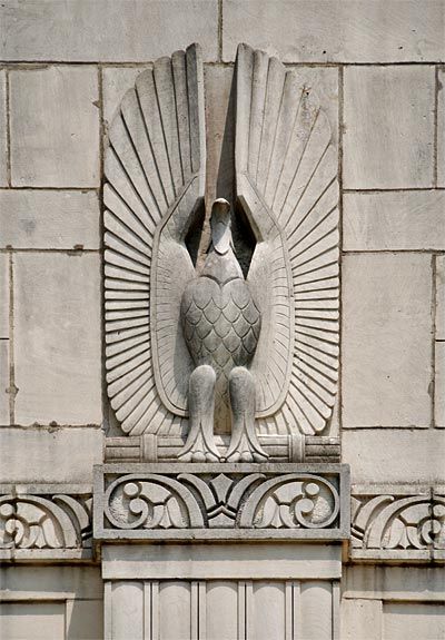 South County Office Building Art Deco Design Inspiration, Building Sculpture, Art Deco Exterior, Art Deco Bird, Buildings Artwork, Art Deco Statue, Architectural Sculpture, Art Deco Sculpture, Brick Architecture