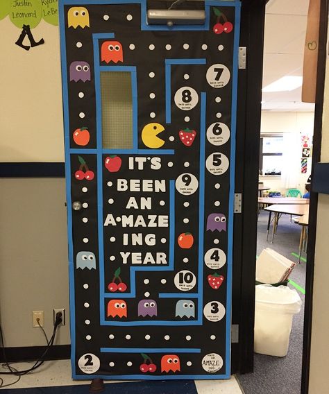 PAC Man Classroom Door for end of the year Classroom Door Competition, End Of School Door Decorations, Hippie Classroom, 80s School, Decorated Doors, Math Bulletin Boards, Room Door Decorations, Teacher Fits, Class Door