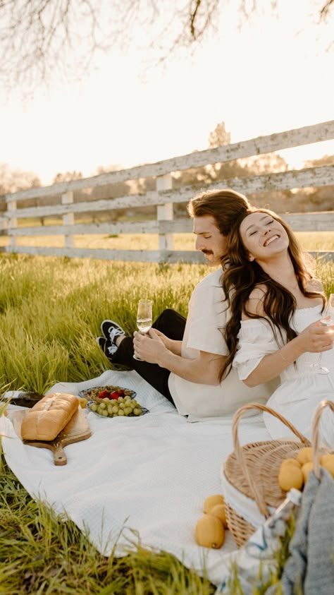 This engagement session was full of love, romance, picnic setups, wine, and Italian cars! Get inspired by more picnic engagement sessions, romantic picnic engagement, picnic engagement ideas, vintage car engagement photos and Italian inspired decor! Book Katelyn for your Italy Engagement Photos at katelynbradleyphotography.com! Engagement Photoshoot Ideas Vintage, Italy Engagement Photos, Couples Picnic, Italian Picnic, Bohemian Photoshoot, Engagement Vibes, Italy Engagement, Picnic Engagement Photos, Teknik Makeup