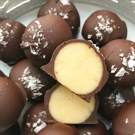 Marzipan Recipes Baking, How To Make Marzipan Recipes, Marzipan Truffles, Marzipan Chocolates, Marzipan Sweets, Fruit Marzipan, Homemade Marzipan Recipe, Marzipan Candy, Almond Paste Recipes