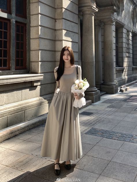 Korean Long Dress Outfit, Korean Long Dress, Long Dress Outfit, Outfits Muslim, Woolen Dresses, Trendy Dress Outfits, Long Sleeve Evening Dresses, Easy Trendy Outfits, Fashion Dresses Casual