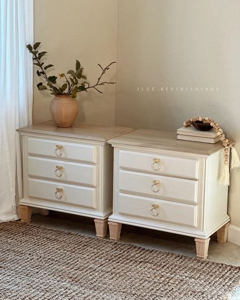 Boho Nightstand Makeover, Pine Nightstand Makeover, Nightstand Before And After, 3 Drawer Nightstand Makeover, Refurbished Night Stand Ideas, Refurbished Nightstand, Painted Nightstand Ideas, Nightstand Flip, Cream Nightstand