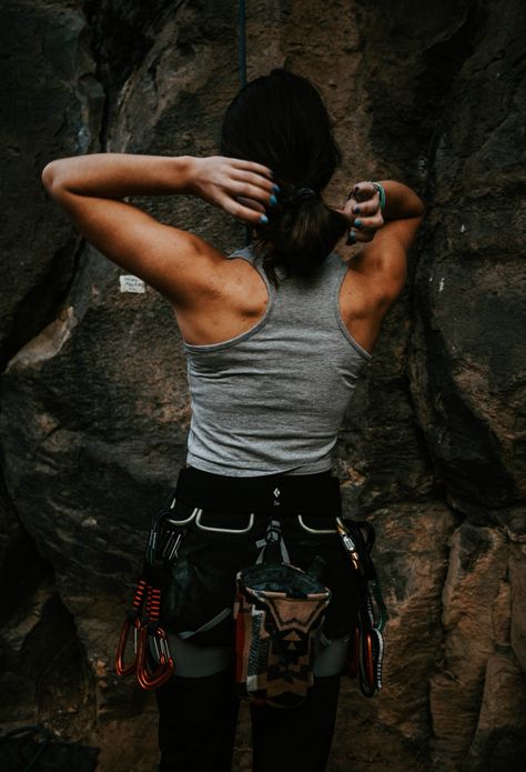 #climbing #climber #outdoors #adventure @aleah.photo insta Outdoor Climbing Aesthetic, Climber Girl Aesthetic, Climber Aesthetic, Rock Climbing Aesthetic, Climbing Aesthetic, Climbing Magazine, Climbing Pictures, 2025 Goals, Tiny Room