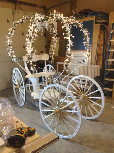 Cinderella Musical, Cinderella's Carriage, Prom Themes, Idee Babyshower, Cinderella Carriage, Princess Carriage, The Whoot, Stage Props, Cinderella Party