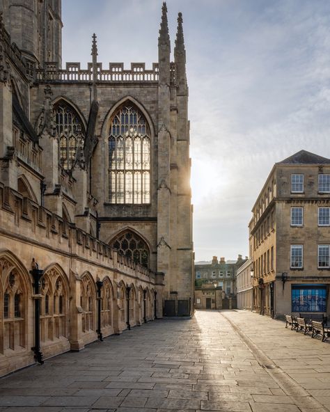 Visit Bath at daybreak and it can feel like you have the entire city to yourself. The streets have fallen silent and before the hustle and… | Instagram Bath Abbey, Visit Bath, Bath Uk, Bath England, Visiting England, The Hustle, City Photography, Somerset, Great Britain