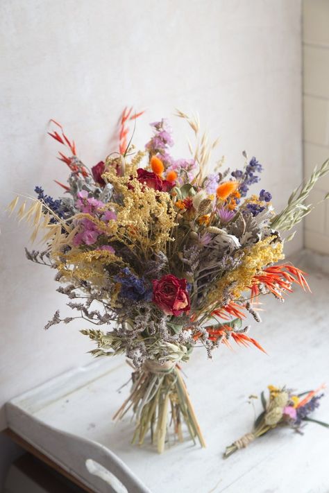 BaeGarden - Etsy UK Colourful Dried Flower Arrangements, Dried Flowers In A Vase, Wedding Decor Colourful, Bright Dried Flowers, Colourful Dried Flowers, Spring Dried Flower Arrangements, Colourful Wedding Bouquet, Wedding Flower Pots, Dried Flower Table Arrangements