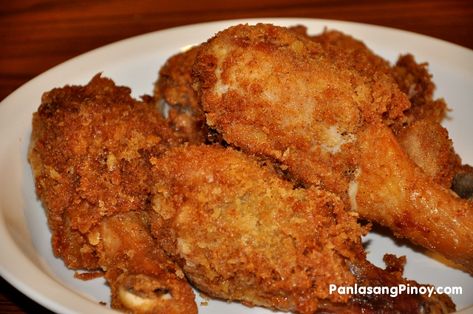 Garlic Fried Chicken: Modifications - reduce flour by 3/4ths, add dry whole milk to the mix, skip the eggs as a fixing agent Chicken Panko, Best Fried Chicken Recipe, Fried Chicken Breast Recipe, Garlic Fried Chicken, Easy Fried Chicken, Fried Chicken Recipe, Fried Chicken Breast, Garlic Fries, Fried Chicken Recipes