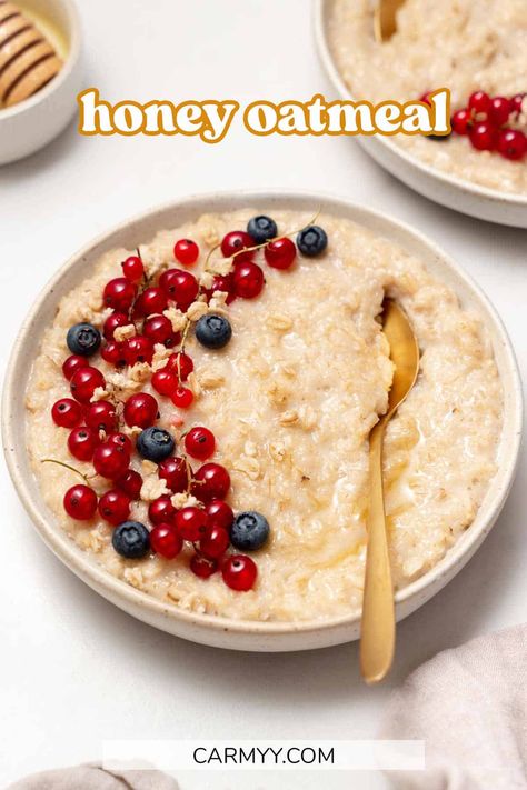 Hearty and comforting, this honey oatmeal recipe is a simple but delicious way to start your day. You’ll love how sweet and creamy this oatmeal recipe is. With some added warmth, thanks to the cinnamon, you’ll want to make this oatmeal with honey every day for breakfast! Oatmeal With Honey, Low Calorie Oatmeal, Fasting Recipes, Oatmeal Toppings, Make Ahead Breakfast Casserole, Honey Oats, Apple Pie Spice, Oatmeal Recipe, Cinnamon Milk