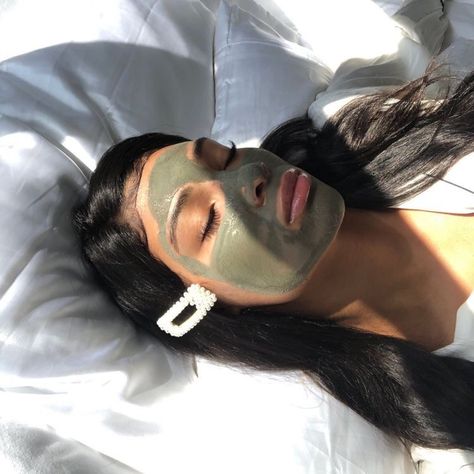 Spa Vibes, Sugaring Hair Removal, Face Mask Aesthetic, Mask Aesthetic, Mud Mask, Mascara Facial, A Mask, Aesthetic Girl, Clear Skin