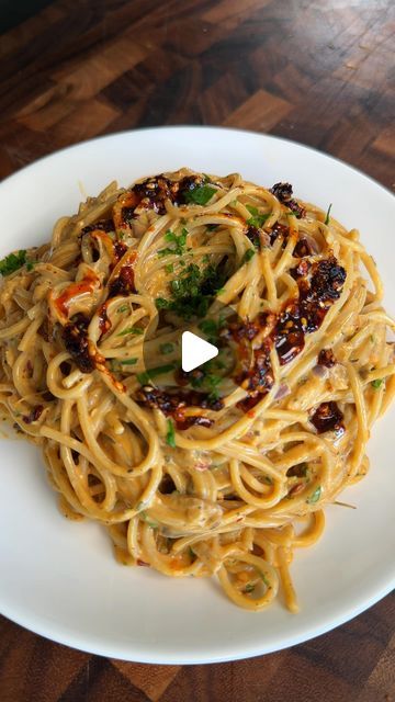 Vimarsh Patel on Instagram: "Easy 15 minute recipes: Ep 4.
Caramelized 🧅 Pasta with Chilli Oil

Full Recipe:
https://amateurprochef.com/

#homecooking #athomerecipe #pasta #italianfood #easyrecipe" Carmelized Onion And Chili Oil Pasta, Sweet Chili Pasta, Recipes With Chilli Oil, Cheeseburger Subs, Chili Oil Pasta, Snacky Lunches, Leftover Pasta Recipes, Spaghetti Ideas, 15 Minute Recipes