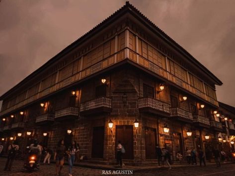 Intramuros Aesthetic Night, Vigan Philippines, Intramuros Manila, Filipino House, Night Street Photography, Let's Get Lost, Filipino Art, Building Aesthetic, Philippine Art