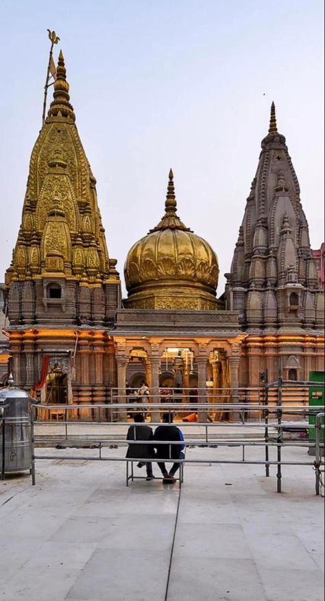 Kashi Vishwanath Temple Varanasi, Varanasi Temple, Dev Deepawali, Varanasi Photography, Kashi Vishwanath Temple, Kashi Vishwanath, Iskcon Vrindavan, Old Temple, Beautiful Art Pictures