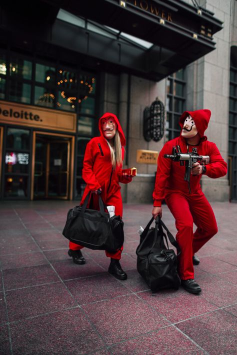 Money Heist — DMstudi0 Photography Money Heist Costume Couple, Casa De Papel Costume Ideas, Money Heist Outfit, Heist Outfit, At Home Halloween Costumes, Money Heist Costume, Cute Couple Halloween, Black Hair Aesthetic, Cool Nike Wallpapers