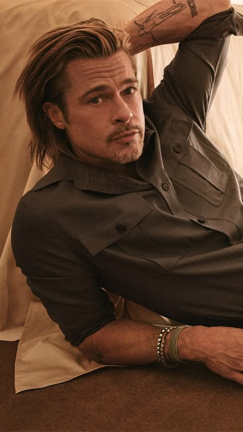 Brad Pitt Hair, Best Actor Oscar, Christ Tattoo, Tyler Durden, Bullet Train, Estilo Country, Sweet Soul, In The Flesh, Brad Pitt