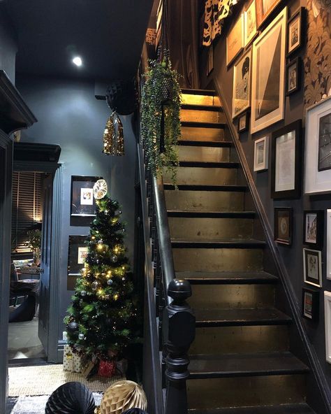 Moody Stairs, Dark Paint Stairwell, Dark Landing Ideas Upstairs, Dark Moody Staircase, Moody Staircase Wall, Witchy Staircase, Gothic Stairway Decor, Goth Hallway, Black Stairway