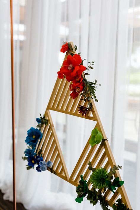 Susan_Derek-Wedding-Day2-Full-HD-309 Zelda Centerpiece Weddings, Zelda Wedding Theme Ideas, Zelda Bridal Shower Ideas, Legend Of Zelda Wedding Ideas, Nintendo Wedding Ideas, Zelda Wedding Decor, Zelda Theme Wedding, League Of Legends Wedding, Zelda Room Decor Diy