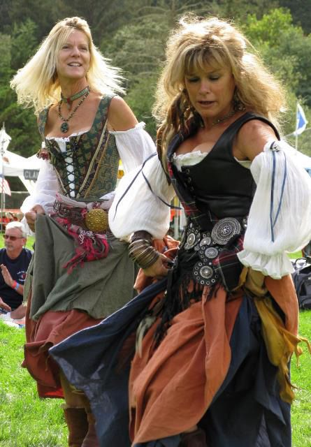 Celtic dancers. Celtic Cosplay Female, Scottish Festival Outfit, Celtic Womens Clothing, Celtic Style Clothes, Celtic Costume Woman, Celtic Festival Outfit, Celtic Ren Faire Costume, Celtic Outfit Women, Ren Fest Outfits