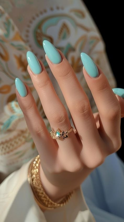 Tifanny Blue Nails, Extra Small Almond Nails, Tiffany Blue Almond Nails, Tiffany Color Nails, Tiffany Blue Nails Design Ideas, Tiffany Nails Design, Tiffany Blue Nails With Glitter, Nails Inspo Summer 2024, Tiffany Blue Nails Acrylics