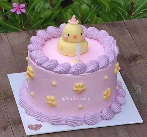 creds to owner Cute Animal Cake Ideas, Summer Mini Cakes, Cute Small Birthday Cakes, Tort Aesthetic, Summer Cake Designs, Cute Mini Cakes, Toddler Birthday Cake, Lunch Box Cakes, Pasteles Aesthetic