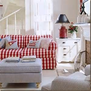 red and white checkered loveseat sofa - Yahoo Image Search Results Cottage Sofa, Cottage Decor Living Room, Casa Country, Red Cottage, Cottage Style Decor, Cottage Living Rooms, Cosy Home, Ideas Hogar, Style Cottage